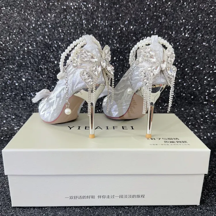 新娘婚鞋秀禾婚纱两穿水晶鞋女绝美细跟水钻蝴蝶结高跟鞋2025新款