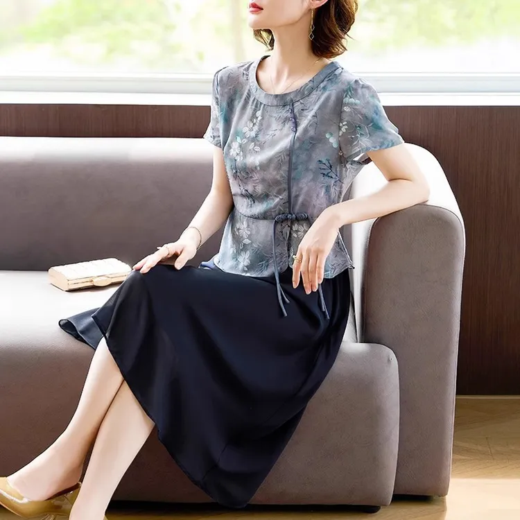 2025新款爆款中老年连衣裙妈妈夏装新中式连衣裙洋气高贵40岁50中