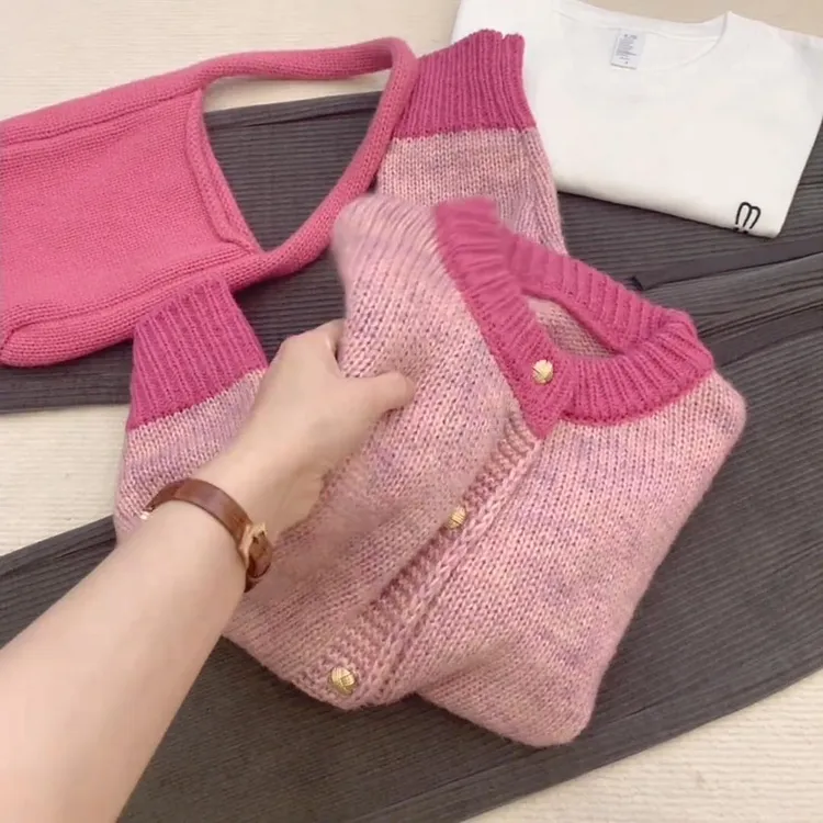 2025新款慵懒软糯开衫上衣小香风粉色短款毛衣外套女秋冬