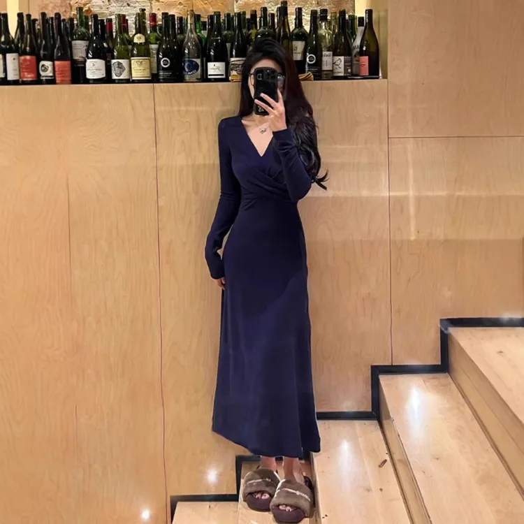 法式长袖连衣裙女2025新秋款修身显瘦收腰时尚设计感连衣裙中长款