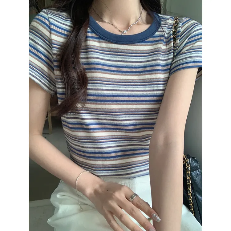 夏季2025短款修身正肩圆领上衣百搭时尚显瘦宽松休闲t恤洋气小众
