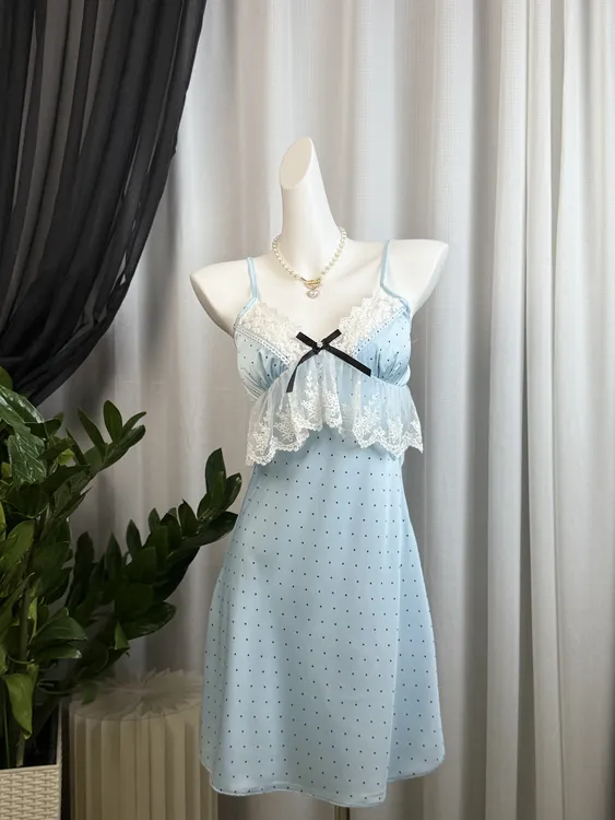 VenusLuxe【波点甜莓】波点露背蕾丝拼接吊带睡裙带胸垫宫廷纯欲风