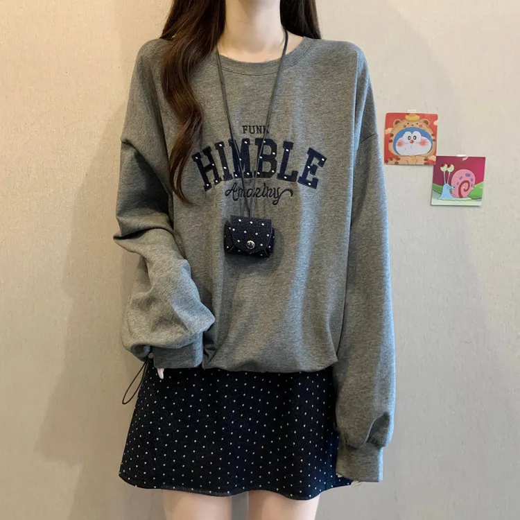 大码女装秋季宽松休闲重工贴布绣字母卫衣+波点短裙+挂包三件套女