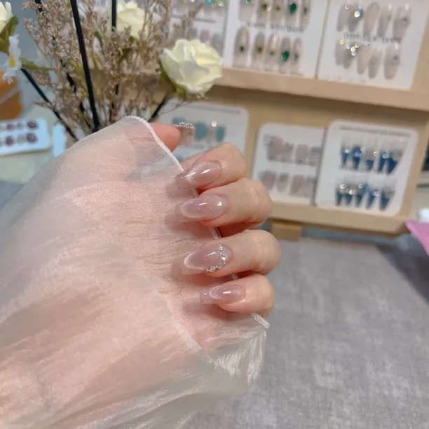 丹宝儿「柔纱碎钻」裸粉锆石猫眼纯手工穿戴甲