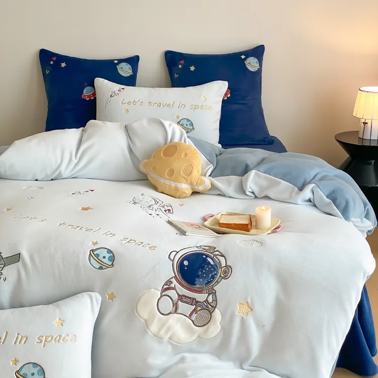 秋冬新款全消光牛奶绒卡通贴布绣四件套加厚被套床单双人床上用品