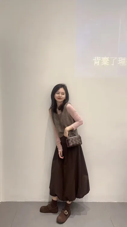 2025秋季新款韩系气质甜美粉色打底衫百搭马甲背心高腰花苞裙套装