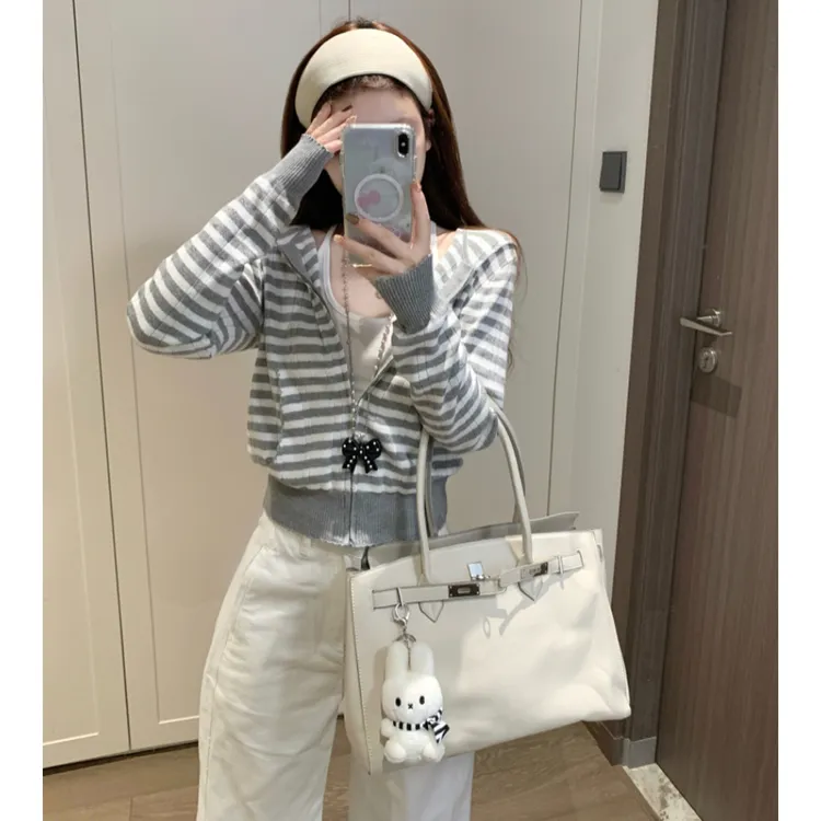 早秋拉链短款灰色条纹外套女休闲设计感小众针织连帽短外套