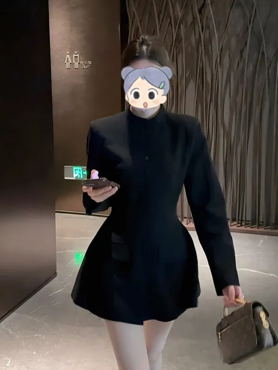 2025秋新款温柔高知穿搭千金风黑色正肩西装外套高级感气质小西服