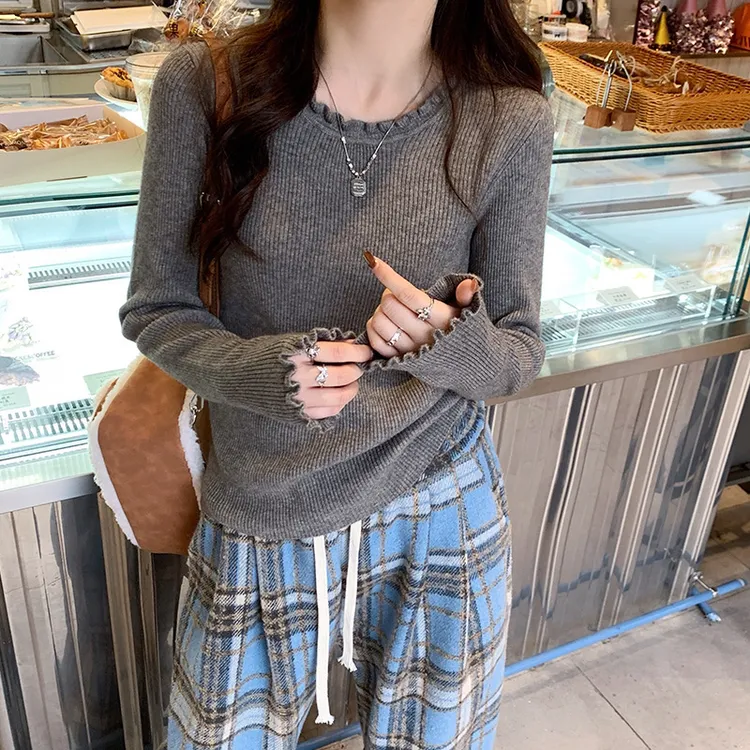 灰色圆领长袖针织衫女2025秋冬洋气木耳边内搭打底衫纯色打底上衣
