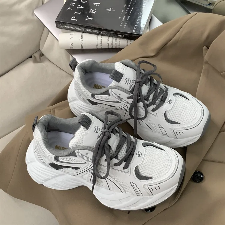 韩系白色复古网面运动鞋女2025新款休闲老爹鞋春季百搭透气跑步鞋