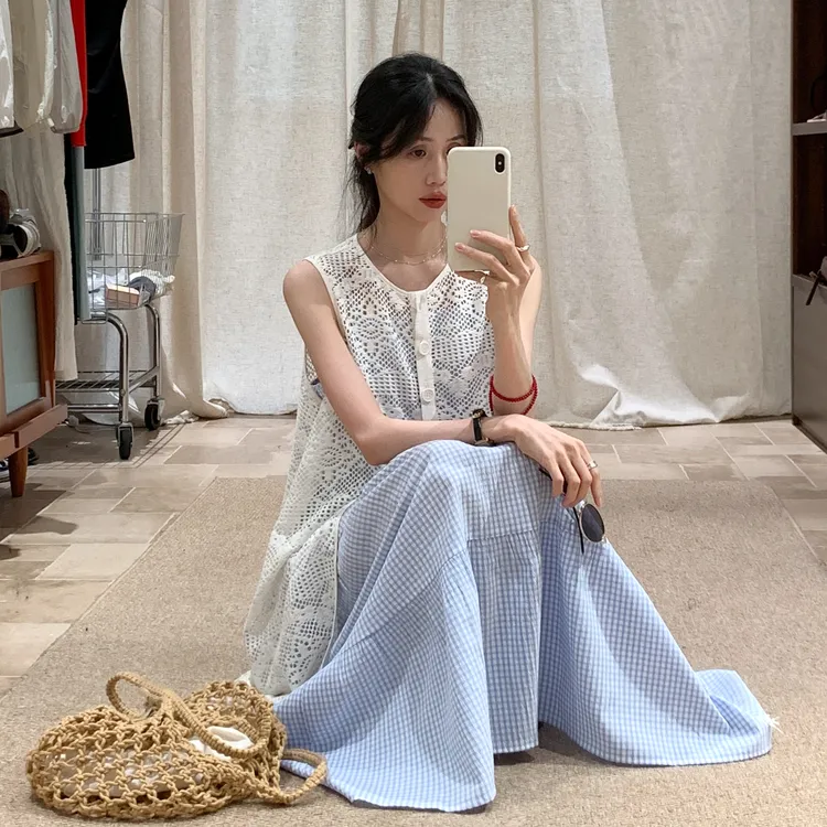 韩系蓝色格纹蕾丝罩衫连衣裙女2025夏新设计感小众减龄长裙