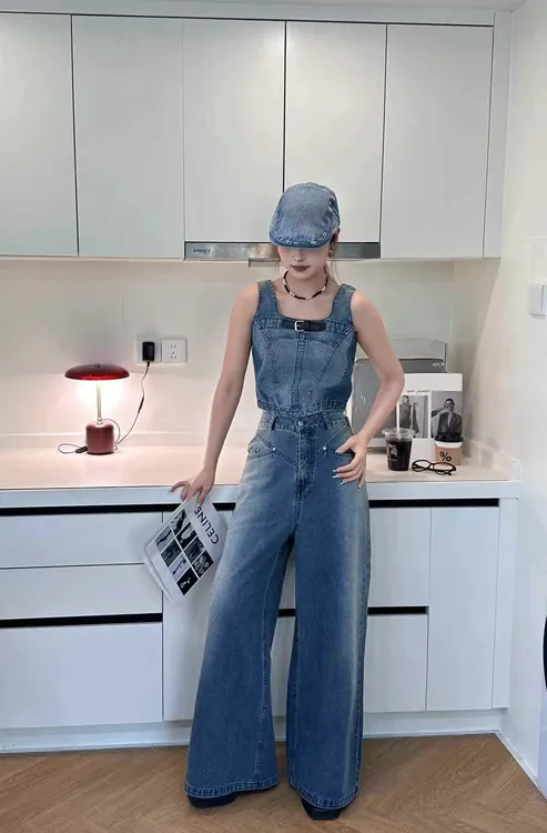 牛仔裤子时尚套装直筒休闲风减龄夏季时尚高腰背带裤