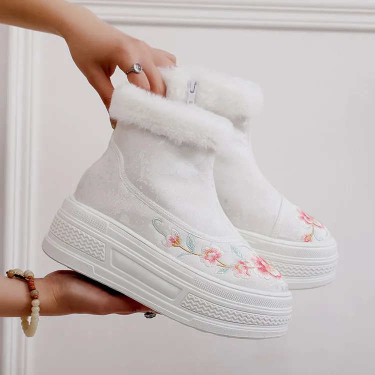 冬季加绒2025新款棉靴国风中筒保暖靴子古风汉服增高轻便古装中式