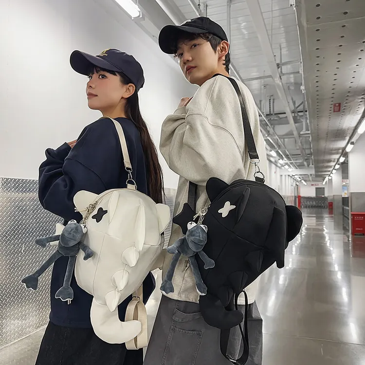 鲨鱼背包男潮牌小众设计个性丑萌创意双肩包男大学生搞怪登山包女