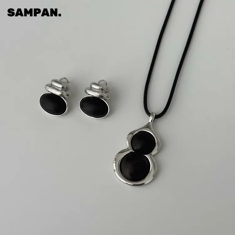 铜合金皮质项链 SAMPAN小众复古檀木葫芦吊坠项链轻奢高级毛衣链