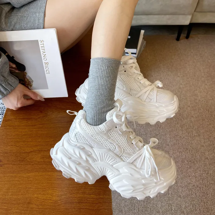 欧货超轻厚底增高老爹鞋女2025夏季新款擦色网面系带透气脏脏松糕