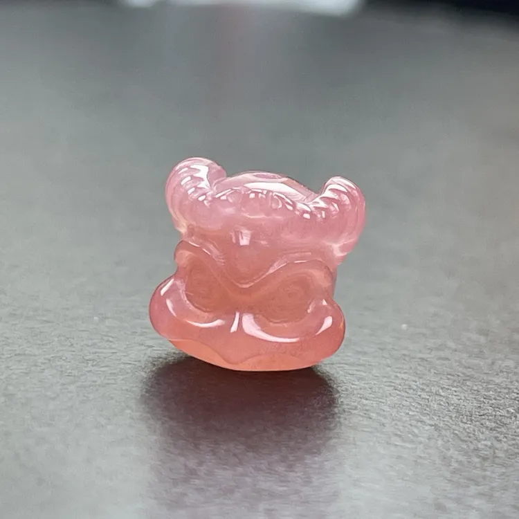 原矿粉糯玛瑙纯手工雕刻大鹏鸟10mm顶珠腰珠配珠背云随机发货