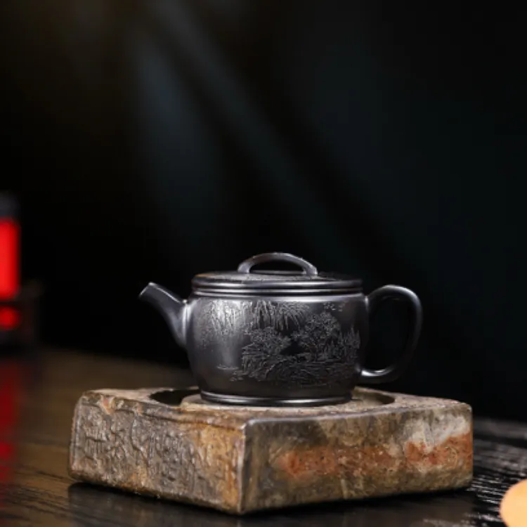 【汉瓦】 玄铁乌金泥 260cc 作者 ：顾洪军
