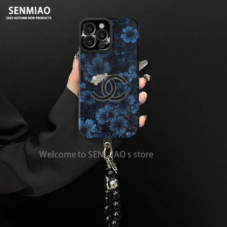 轻奢小羊皮小香风蓝色花适用苹果16华为vivo小米oppo手链手机壳女