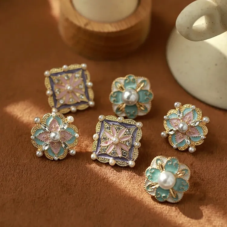 复古宫廷蕾丝花朵耳环2025新款爆款高级感糖果风个性耳钉汉服耳饰