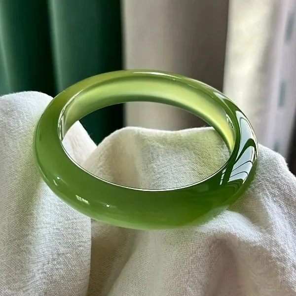 官方正品抹茶绿玉手镯上等玛瑙冰透玉髓湖水绿玉镯多样性发一