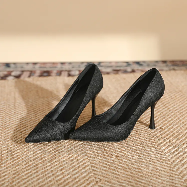 2024新款尖头细跟高跟鞋大码加肥加宽单鞋小码浅口亮片婚鞋百搭