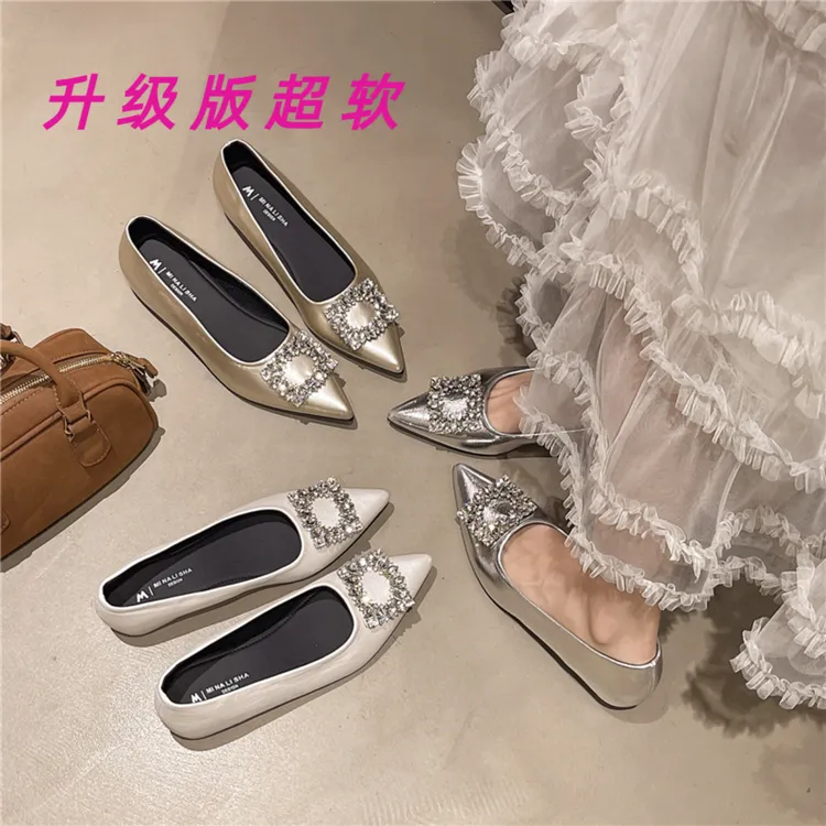 超软气质单鞋2025新款法式百搭水钻气质玛丽珍鞋粗跟浅口大码单鞋