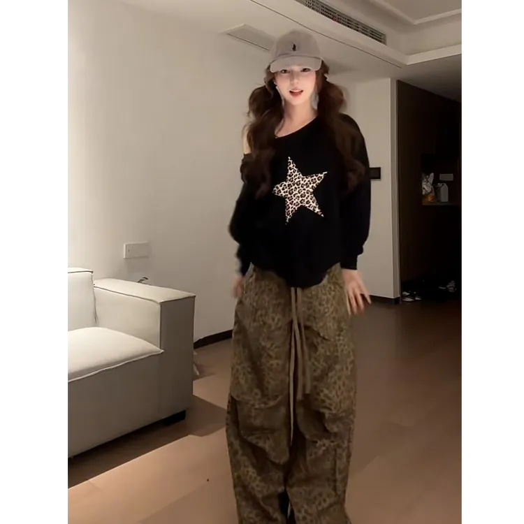 【UBKA】美式复古豹纹五角星长袖斜肩卫衣女春秋百搭休闲学院风上衣