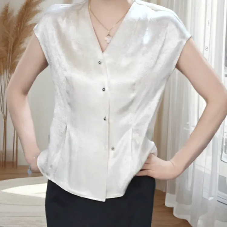 2025夏季新款缎面设计感小众时尚气质上衣女V领短袖衬衫百搭