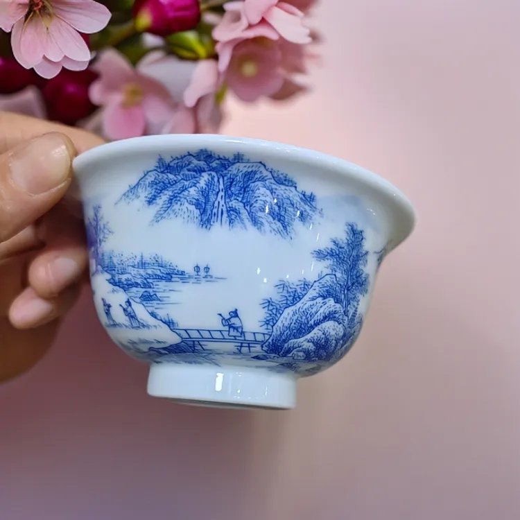 景德镇纯手工制作手绘青花山水重工压手杯主人杯