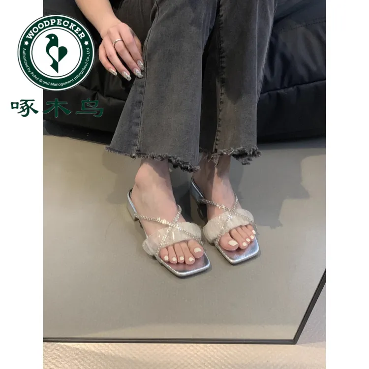 啄木鸟银色凉鞋法式水钻一字高跟凉拖鞋外穿2025夏季新款罗马拖鞋