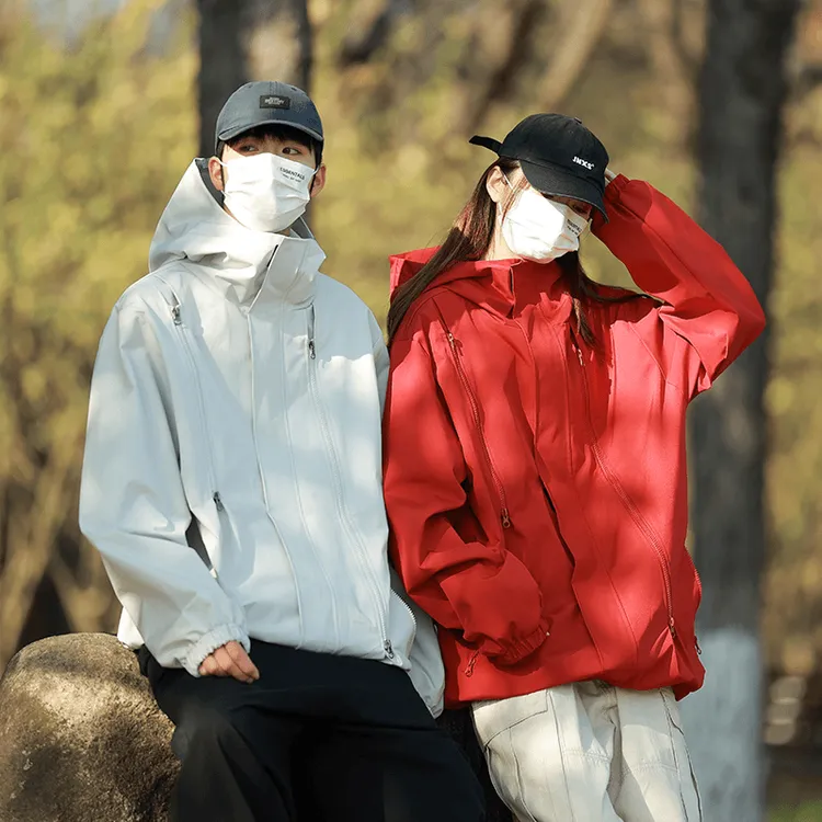 春秋户外连帽美式冲锋衣情侣款休闲拉链口袋宽松防水透气运动上衣