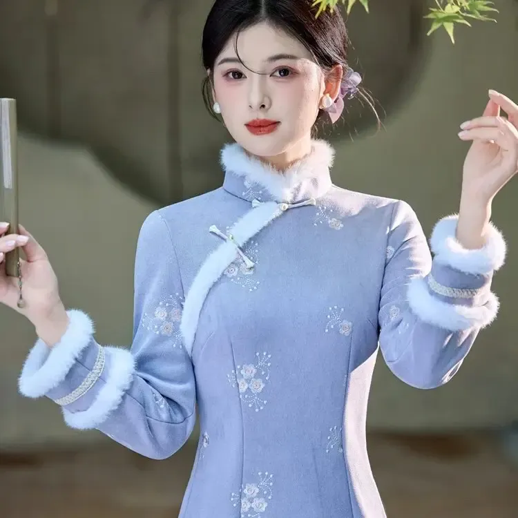 新中式旗袍小碎花冬季加绒加厚丝绒刺绣复古修身显瘦国风日常气质