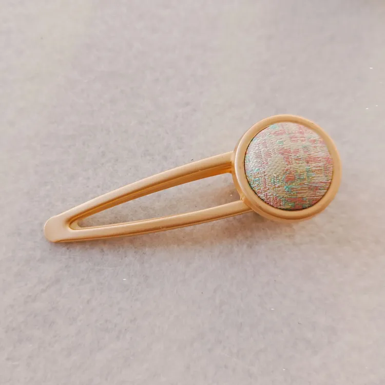 银杏为胸针，其余都为鸭嘴夹。