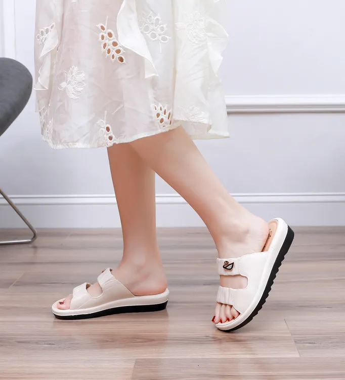 夏季新款女士中跟拖鞋居家浴室舒适防滑耐磨厚底凉拖时尚妈妈鞋商品图