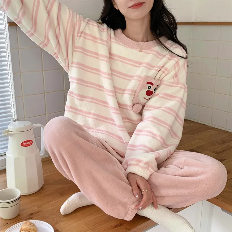 新款法兰绒春秋季睡衣套装2025宽松爆款保暖珊瑚绒秋冬女士家居服