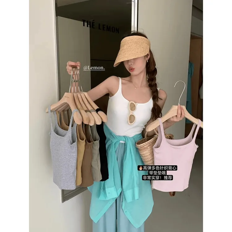 依帆泰2024新款夏季显瘦纯欲螺纹棉简约百搭U领胸垫一体弹力背心