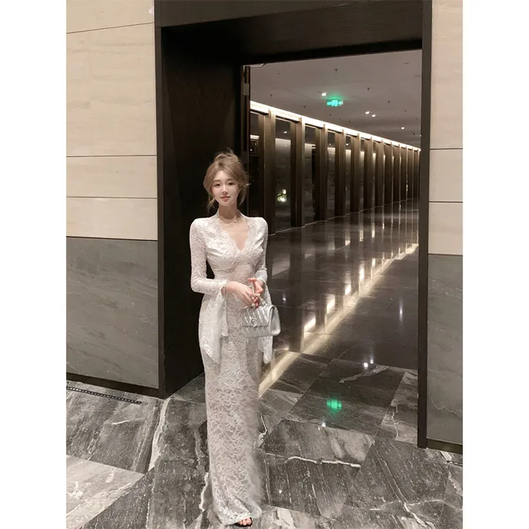 纯欲辣妹蕾丝连衣裙女秋冬法式气质长裙包臀裙修身收腰内搭裙子