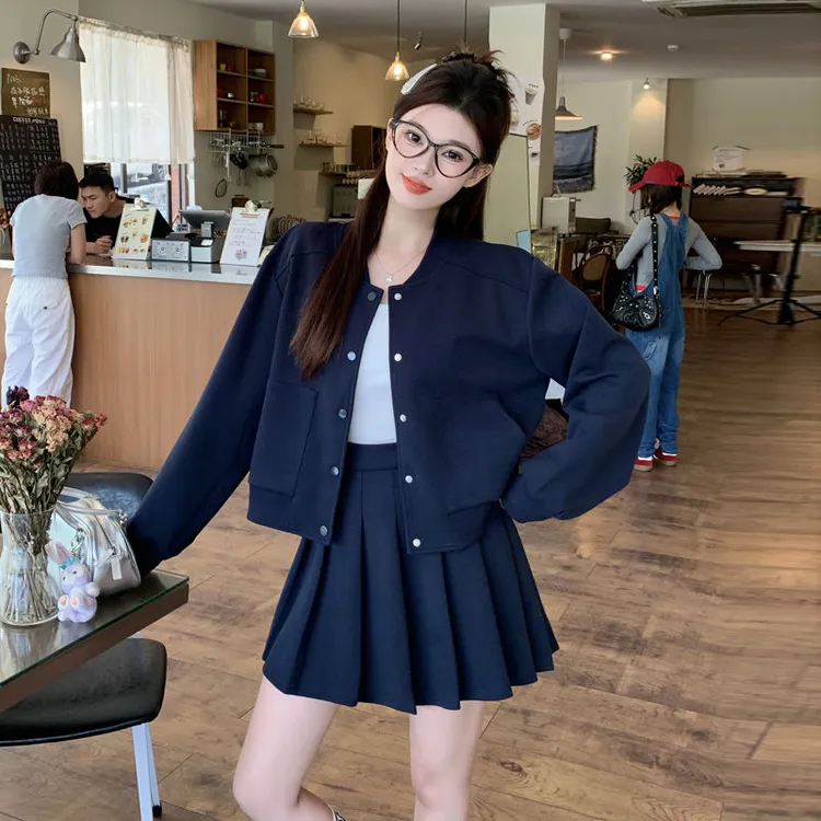 2025年大码胖mm春装时尚百搭套装女显瘦减龄棒球服+百褶裙两件套