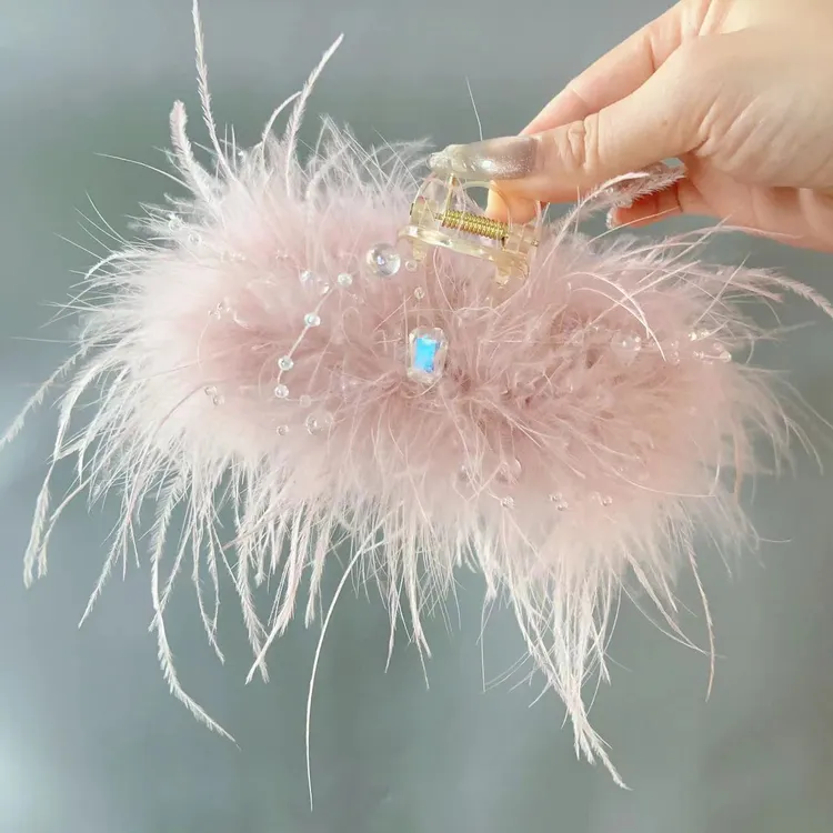 新款粉色羽毛大抓夹2025秋冬新款超仙时鸵鸟毛毛夹子后脑勺盘发夹
