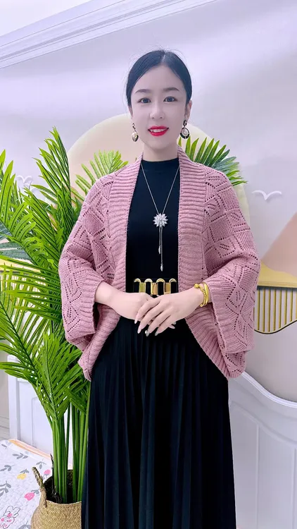新款针织气质开衫时尚百搭披肩洋气休闲女士秋季网红镂空秋冬