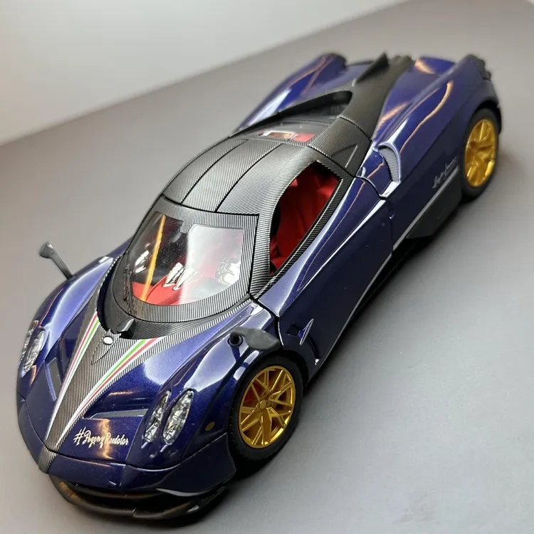 潮玩合金汽车模型 1:24帕加尼中国龙 仿真碳纤维灯光音效玩具跑车