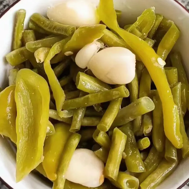 麻城本地土缸豆腌制 香脆腌豇豆不咸不辣