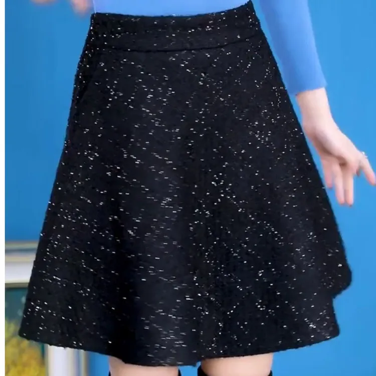 秋冬新款闪闪发光的A字小裙子小香风气质显瘦高腰短款半身裙黑色
