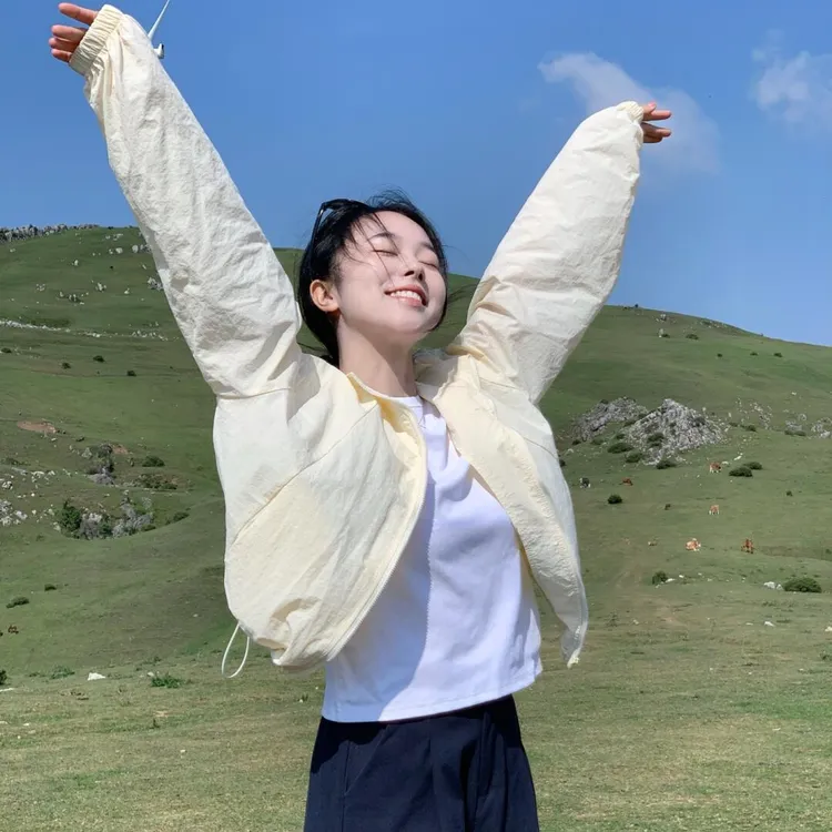 2025早秋新款宽松洋气衣服女显年轻短款外套知性风衣服高腰长裤