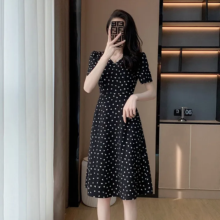 奢姿2025年夏装新款大码女装气质V领裙子胖妹妹印花时尚连衣裙