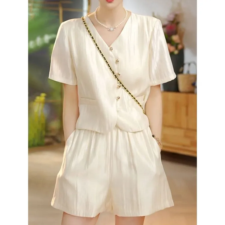 高级感轻奢小香风纯色裤套装2025夏季新款显瘦百搭短袖上衣+短裤