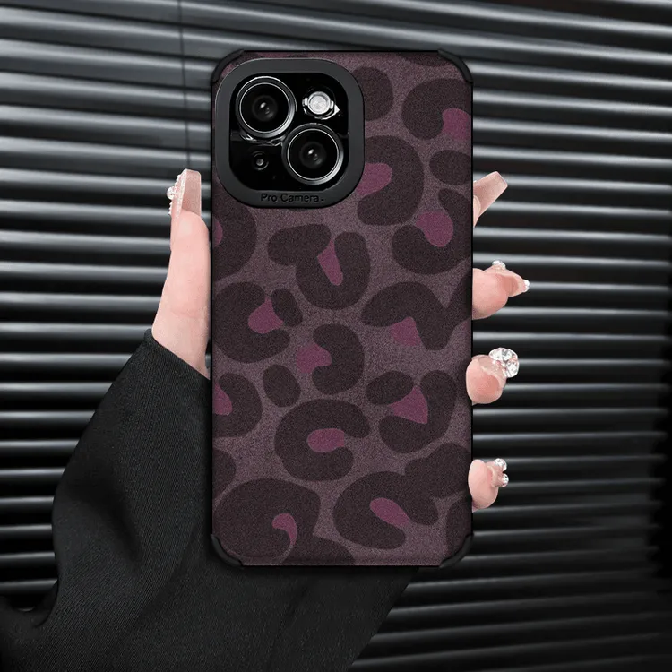 蓝粉豹纹适用iPhone16手机壳苹果15promax新款14复古13皮质防摔12