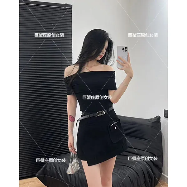 黑色一字短袖露肩上衣女2025夏季新款性感穿搭纯欲辣妹一字肩上衣