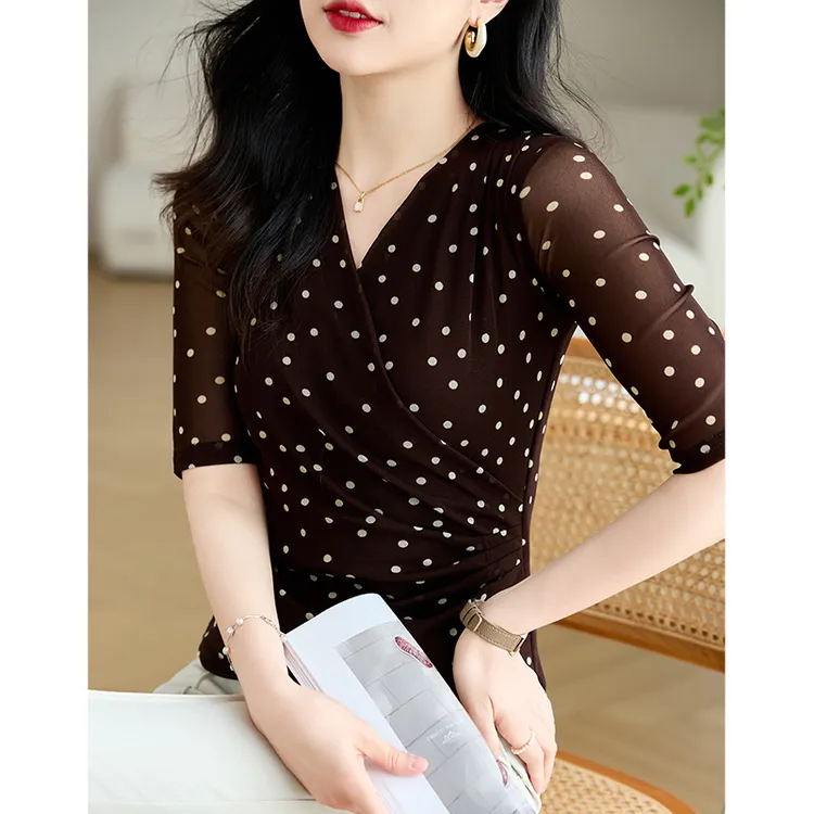 网纱上衣女五分袖2025年夏季新款显瘦v领网纱打底衫气质圆点小衫
